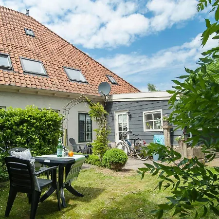 Quaint In Near The Sea Apartment