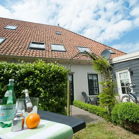 Quaint In Near The Sea Apartment
